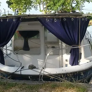 Bateau-hôtel Entier Sur Bateau, Montech